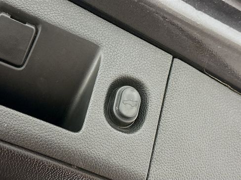 Used 2018 Chevrolet Tahoe Premier image 32