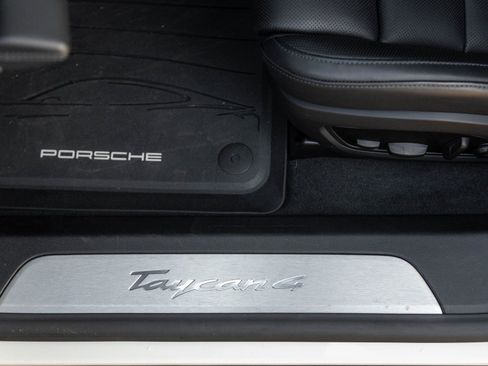 Certified 2025 Porsche Taycan image 22