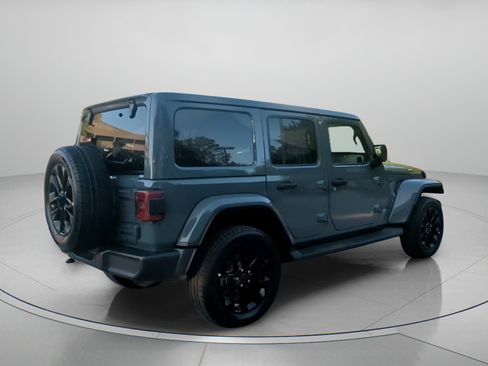 Used 2025 Jeep Wrangler Unlimited Sahara AWD/4WD image 28