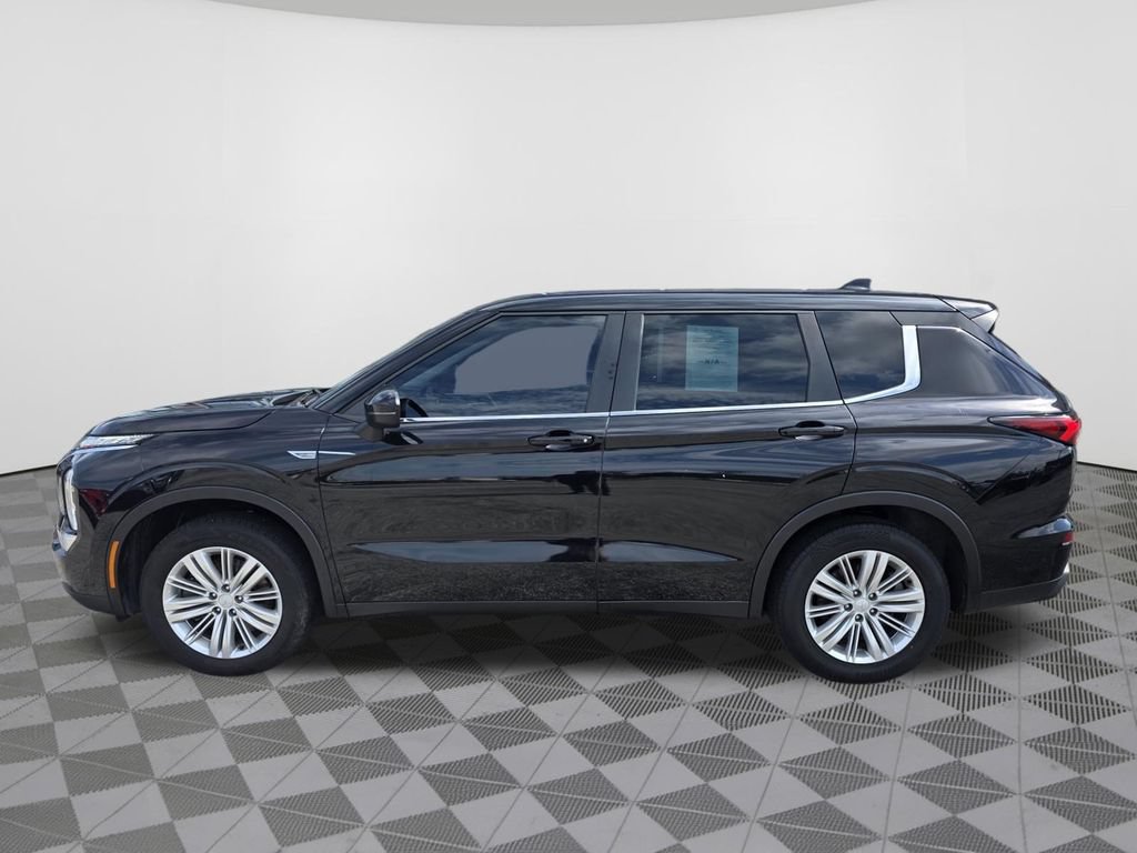 Used 2023 Mitsubishi Outlander ES FWD image 14