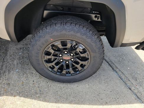 New 2026 GMC Canyon Elevation w/ Convenience Package RWD image 8