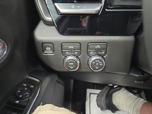 New 2026 GMC Sierra 1500 Elevation image 19