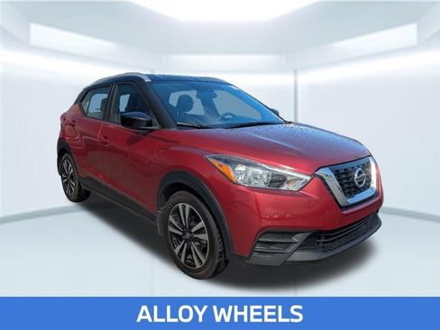 Used 2019 Nissan Kicks SV FWD image 4