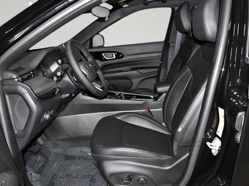 New 2026 Jeep Compass Limited AWD/4WD image 9