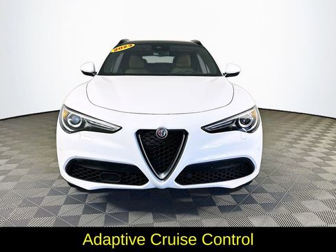 Used 2023 Alfa Romeo Stelvio Ti AWD/4WD image 4