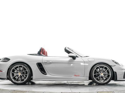 Used 2021 Porsche 718 Boxster Spyder RWD image 49