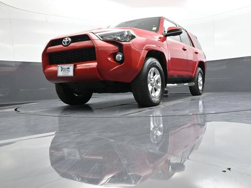 Used 2016 Toyota 4Runner SR5 AWD/4WD image 24