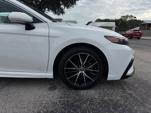 Used 2024 Toyota Camry SE image 13