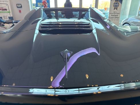 Used 2023 Chevrolet Corvette Stingray Premium Conv w/ Z51 Performance Package image 11