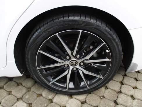 Used 2022 Toyota Camry SE image 12