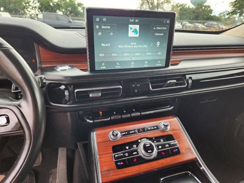 Used 2022 Lincoln Aviator Reserve image 24