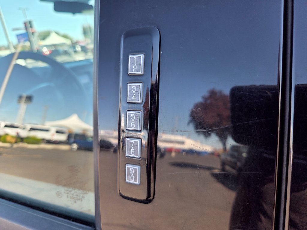 Used 2018 Ford F150 XLT AWD/4WD image 9