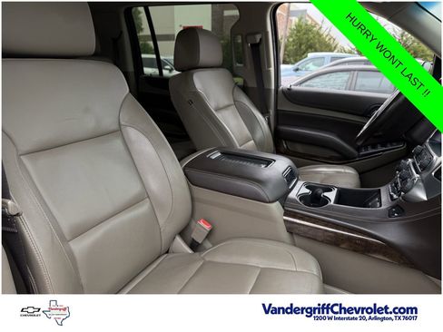Used 2017 Chevrolet Suburban LT RWD image 20