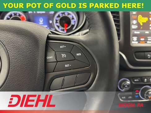 Used 2019 Jeep Cherokee Trailhawk image 29