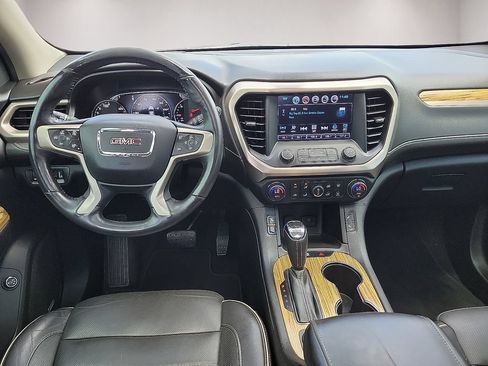 Used 2018 GMC Acadia Denali w/ Technology Package FWD image 10