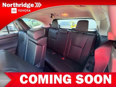 Used 2023 Toyota Highlander XLE FWD image 8