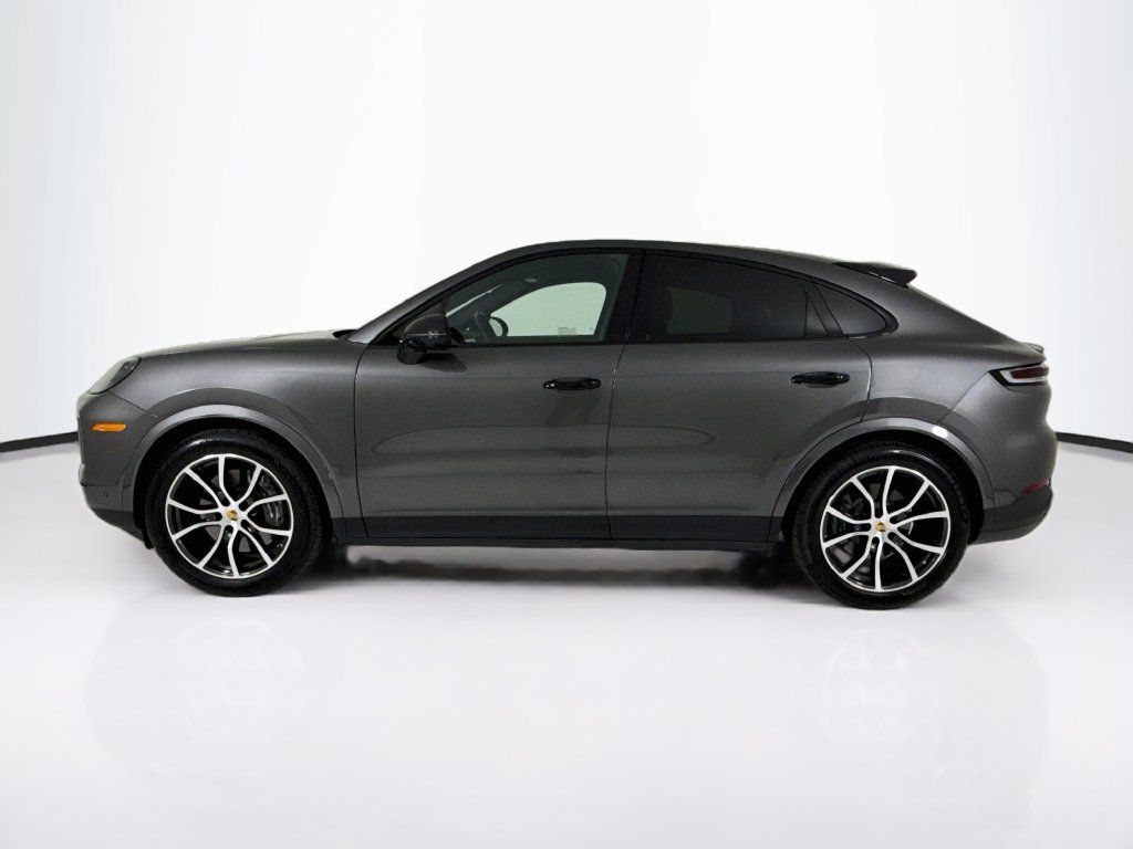 Certified 2024 Porsche Cayenne Coupe AWD/4WD image 2