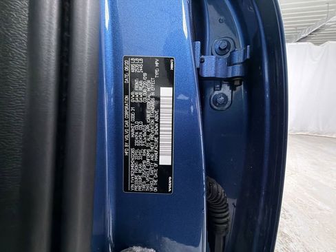 Used 2021 Volvo XC40 T5 R-Design w/ Protection Package Premier image 15