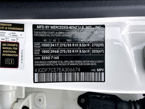 Used 2014 Mercedes-Benz GL 450 4MATIC image 32