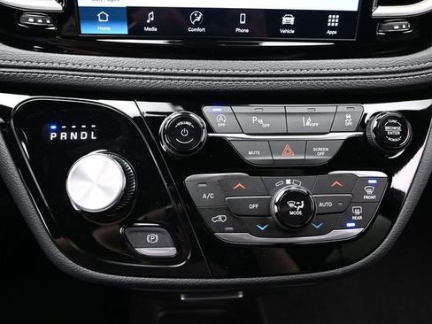 New 2026 Chrysler Pacifica Select image 39