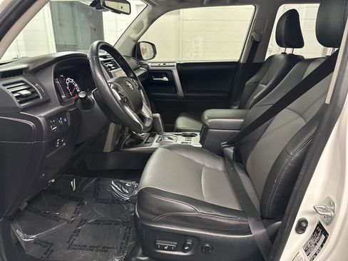 Used 2023 Toyota 4Runner SR5 Premium w/ Moonroof Package AWD/4WD image 21