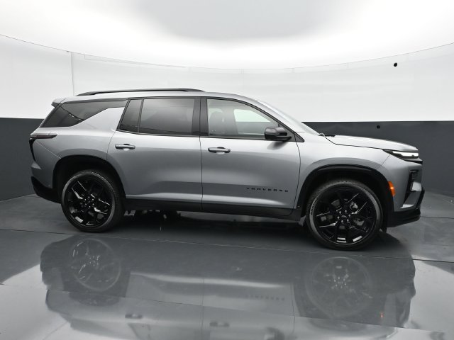 Used 2025 Chevrolet Traverse RS AWD/4WD image 8