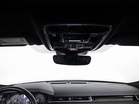 Used 2018 Land Rover Range Rover Velar S image 47