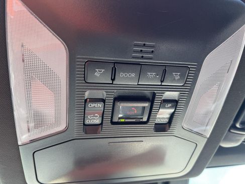 Used 2022 Toyota RAV4 SE AWD/4WD image 17