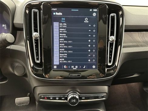 Certified 2022 Volvo C40 P8 Recharge Ultimate image 16