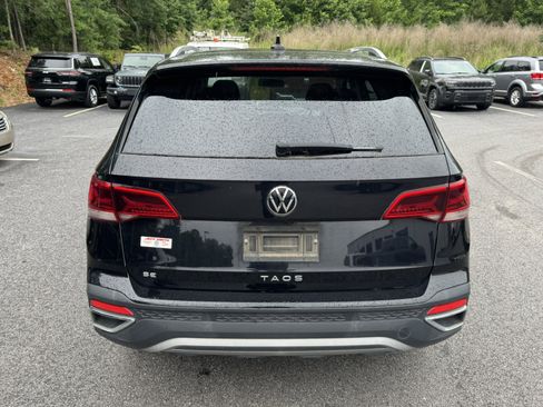 Used 2022 Volkswagen Taos SE FWD image 6