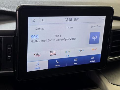 Used 2022 Ford Explorer XLT w/ Equipment Group 202A RWD image 23
