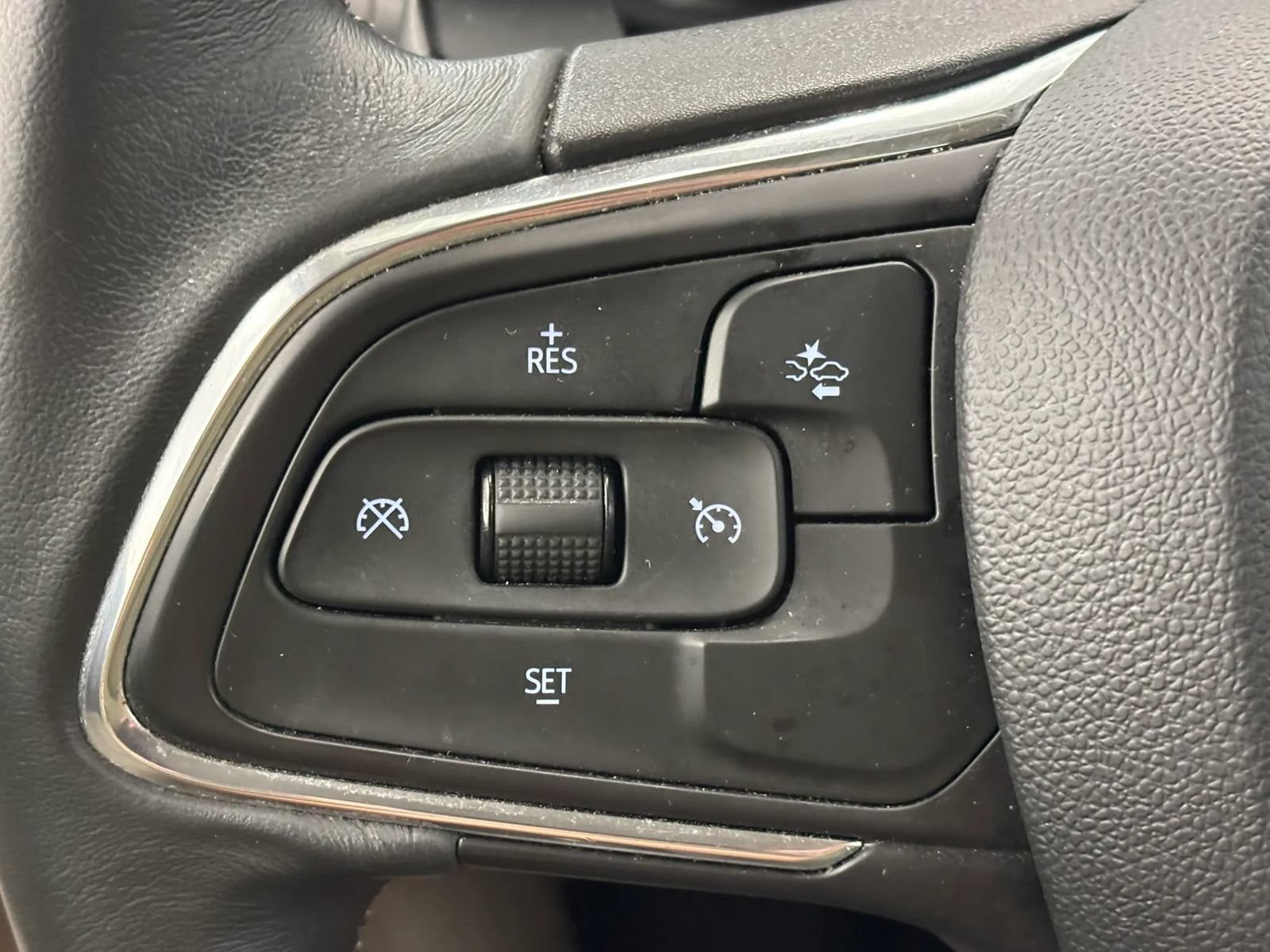 Used 2023 Buick Envision Preferred FWD image 44