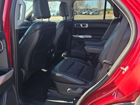 Used 2020 Ford Explorer XLT w/ Equipment Group 202A image 6