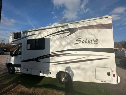 Used 2011 Mercedes-Benz Sprinter 3500 image 4