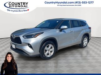 Used 2023 Toyota Highlander LE AWD/4WD video 1