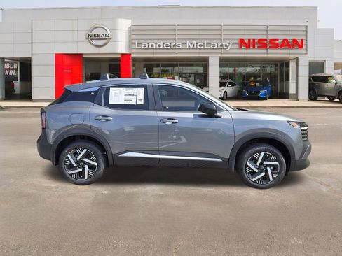 New 2026 Nissan Kicks SV w/ Cold Weather Package FWD image 2