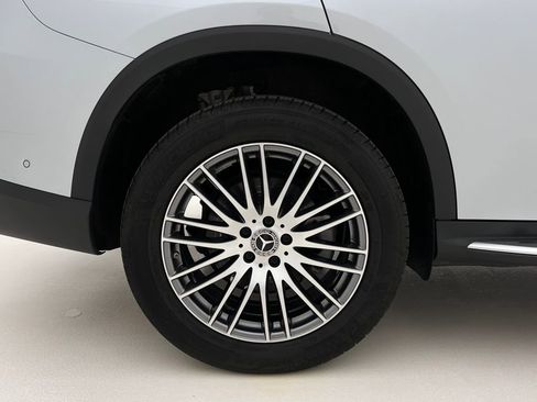 Used 2024 Mercedes-Benz GLC 300 4MATIC image 22