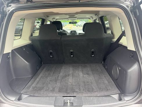 Used 2017 Jeep Patriot Latitude w/ Sun/Sound Group AWD/4WD image 23