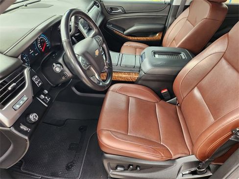 Used 2019 Chevrolet Suburban Premier w/ Premier Plus Edition image 13