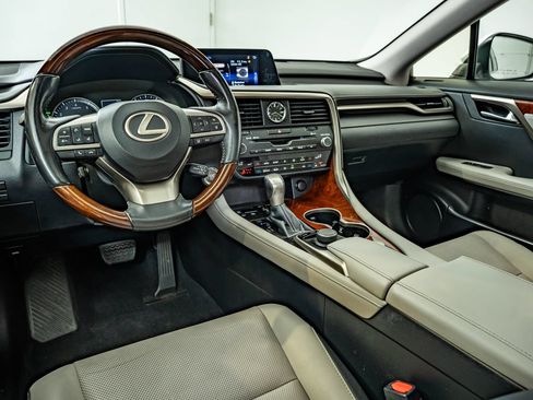 Used 2018 Lexus RX 350L AWD w/ Premium Package image 32