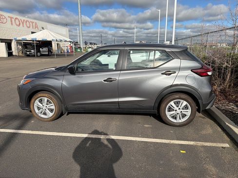 Used 2023 Nissan Kicks S image 3