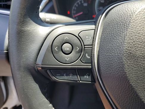 Used 2022 Toyota Corolla Cross LE w/ Moonroof Package FWD image 12