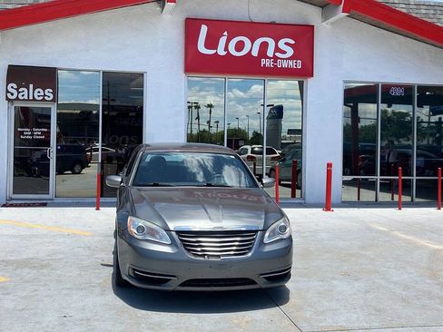 Used 2012 Chrysler 200 Touring image 1