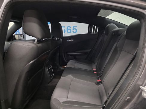 Used 2016 Dodge Charger SXT w/ Navigation & Travel Group image 10