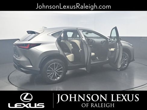 Used 2022 Lexus NX 250 FWD image 23