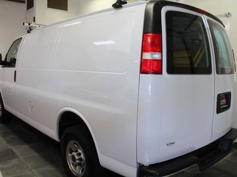 Used 2020 GMC Savana 2500 w/ Driver Convenience Package RWD image 4
