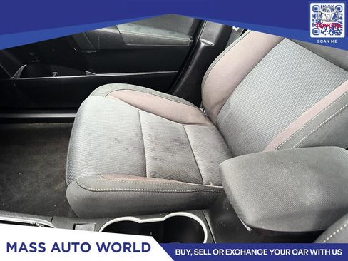 Used 2018 Toyota Corolla LE image 8