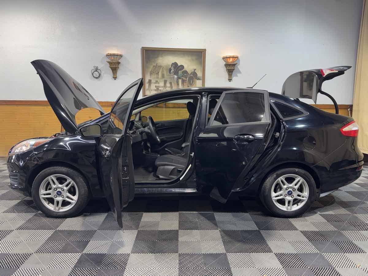 Used 2019 Ford Fiesta SE FWD image 12
