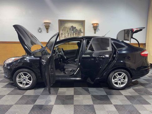 Used 2019 Ford Fiesta SE image 12