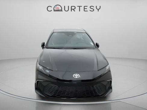 Used 2026 Toyota Camry SE FWD image 29